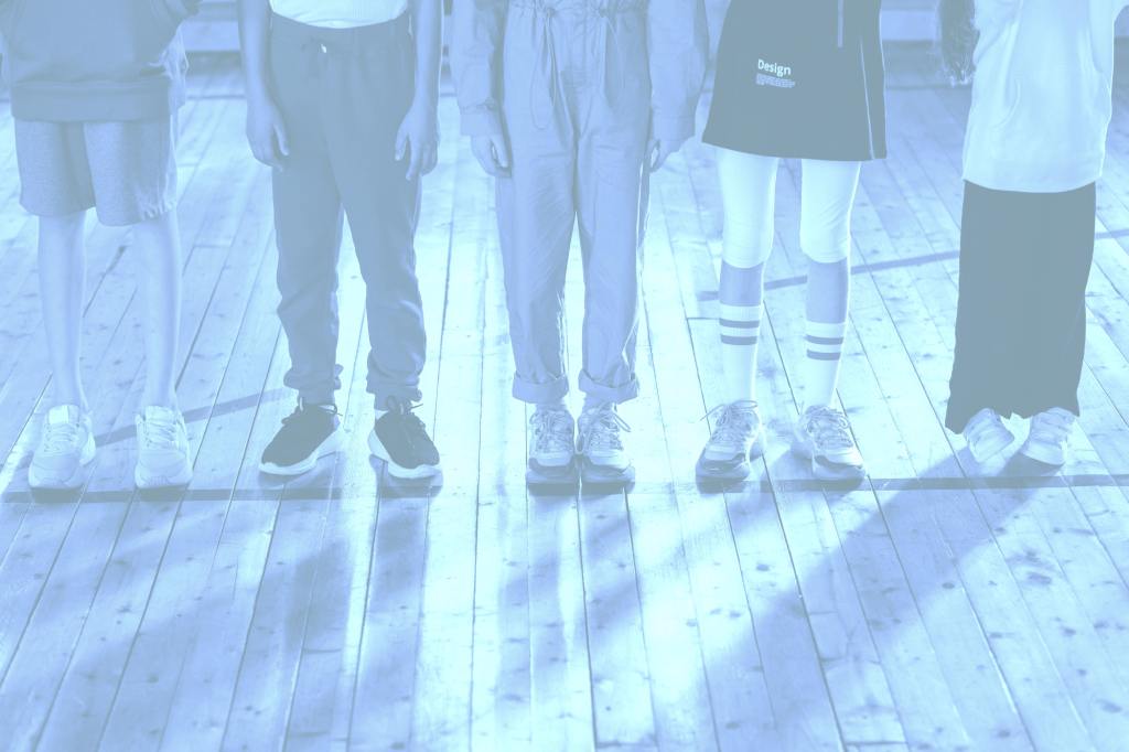 Profesionales que trabajan con infancia y adolescencia participan en el trabajo de campo aportando su visión y experiencias 